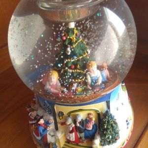 PartyLite Tea Light holder/snow globe